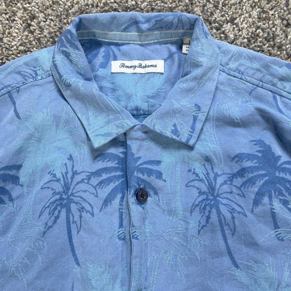 Tommy Bahama Men's Large Button Up Shirt Blue Palm Tree Jacquard 100% Silk